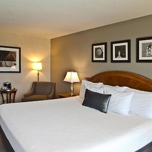 Inn At The Convention Center
